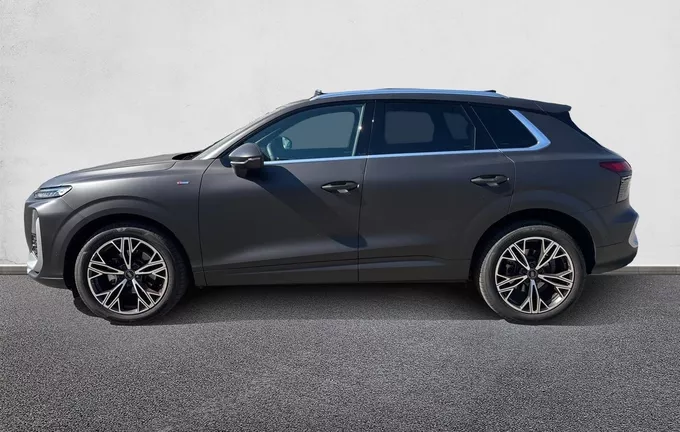 AUDI Q3 TFSI 150 ch Hybride S tronic 7 S line extérieur côté gauche 2129959