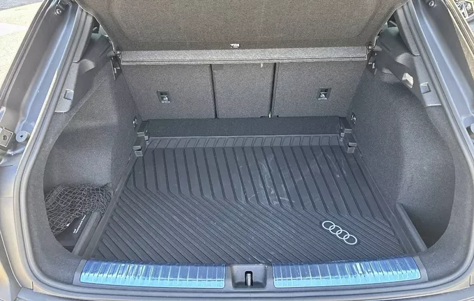 AUDI Q3 TFSI 150 ch Hybride S tronic 7 S line photo 10 2129959