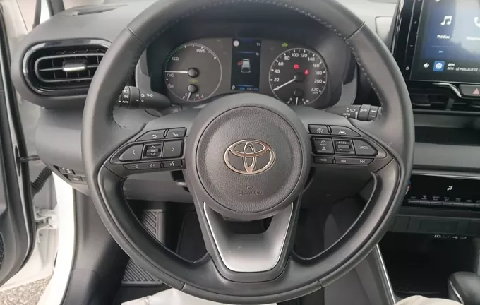 TOYOTA YARIS Hybride 116h Dynamic photo 12 1103462