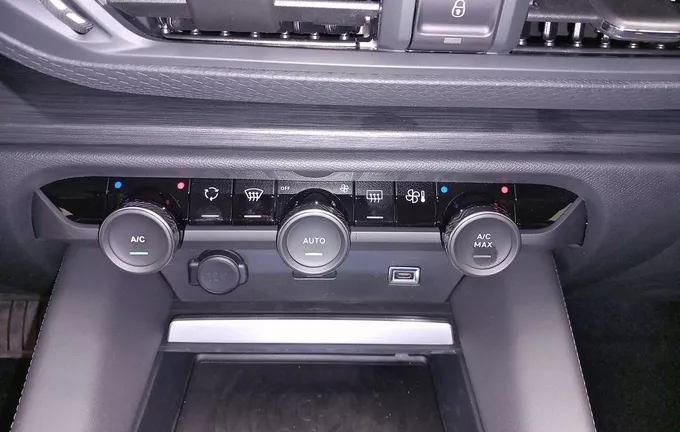 CITROEN C5 X Hybride Rechargeable 225 S&S e-EAT8 Shine photo 14 RV9926