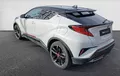 Miniature TOYOTA C-HR Hybride 2.0L GR-Sport extérieur trois quart arrière gauche 1103011