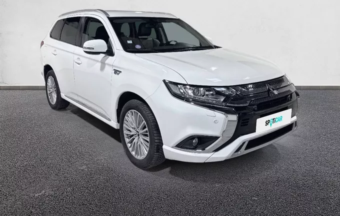MITSUBISHI OUTLANDER 2.4l PHEV Twin Motor 4WD Intense extérieur trois quart avant droit 945560