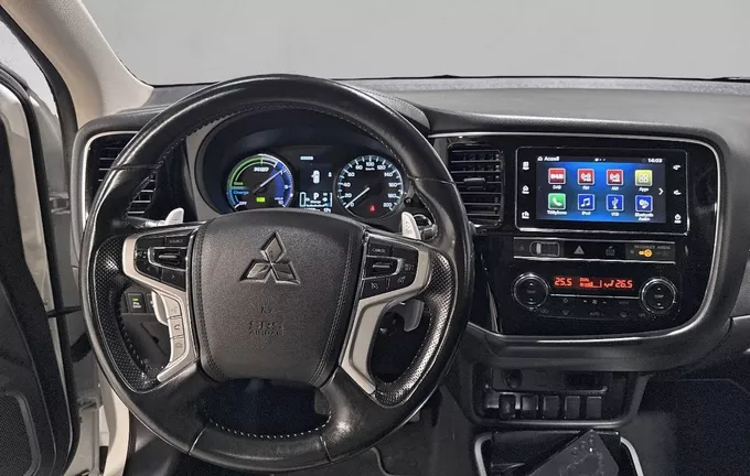 MITSUBISHI OUTLANDER 2.4l PHEV Twin Motor 4WD Intense extérieur côté gauche 945560