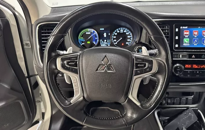 MITSUBISHI OUTLANDER 2.4l PHEV Twin Motor 4WD Intense photo 9 945560