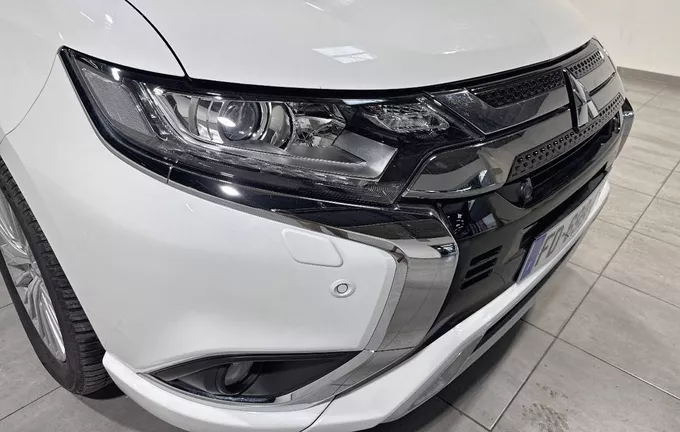 MITSUBISHI OUTLANDER 2.4l PHEV Twin Motor 4WD Intense photo 16 945560