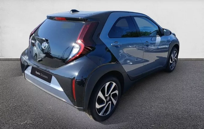 TOYOTA AYGO X 1.0 VVT-i 72 S-CVT Design extérieur trois quart arrière droit 1103591
