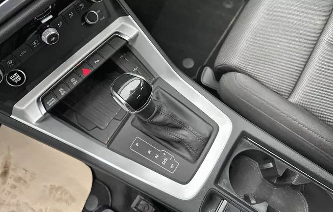 AUDI Q3 35 TFSI 150 ch S tronic 7 Design photo 13 560109