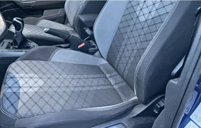 VOLKSWAGEN POLO 1.0 TSI 95 S&S BVM5 R-Line extérieur trois quart arrière droit 2117721