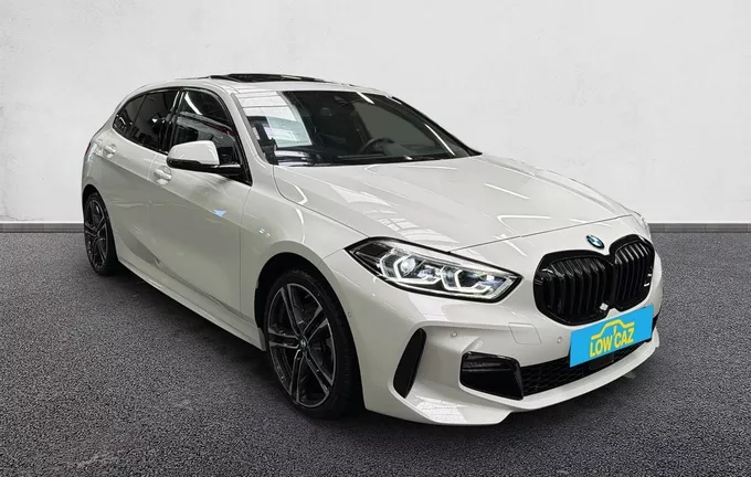 BMW SERIE 1 118i 136 ch DKG7 M Sport extérieur trois quart avant droit 212917