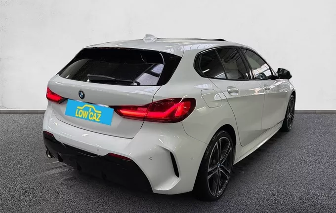 BMW SERIE 1 118i 136 ch DKG7 M Sport extérieur trois quart arrière droit 212917