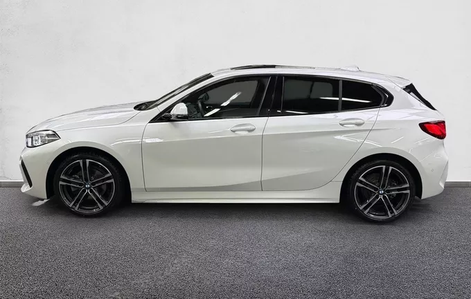 BMW SERIE 1 118i 136 ch DKG7 M Sport extérieur côté gauche 212917