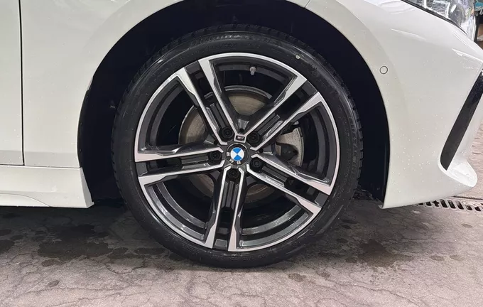 BMW SERIE 1 118i 136 ch DKG7 M Sport photo 9 212917