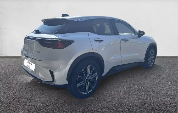 LEXUS LBX 2WD Elegant extérieur trois quart arrière droit 1103214