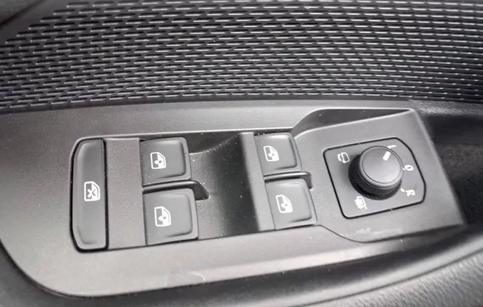 SKODA OCTAVIA Combi 2.0 TDI 150 ch SCR DSG7 Selection photo 16 2130992