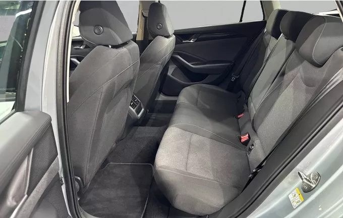 VOLKSWAGEN PASSAT 1.5 eTSI OPF 150 DSG7 extérieur arrière 2120194