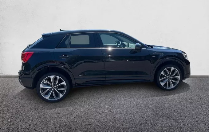 AUDI Q2 35 TDI 150 S tronic 7 quattro S line Plus extérieur côté droit 2130606