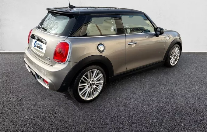 MINI COOPER Hatch 3 Portes Cooper SD 170 ch BVA6 Finition Business extérieur trois quart arrière droit 560245