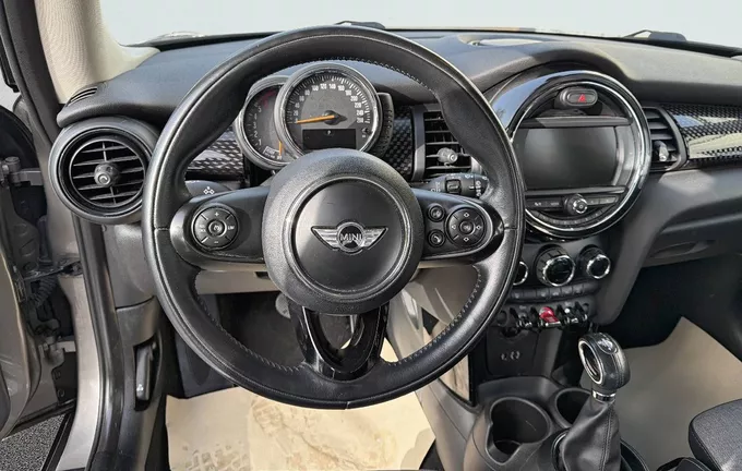 MINI COOPER Hatch 3 Portes Cooper SD 170 ch BVA6 Finition Business photo 17 560245