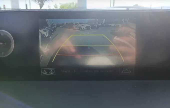 LEXUS UX 250h 2WD Premium Edition photo 16 1103340