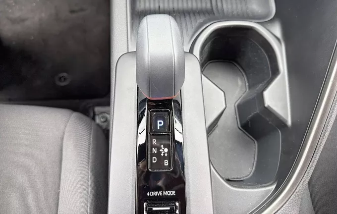 TOYOTA C-HR Hybride Rechargeable 225 Dynamic Business photo 13 93547