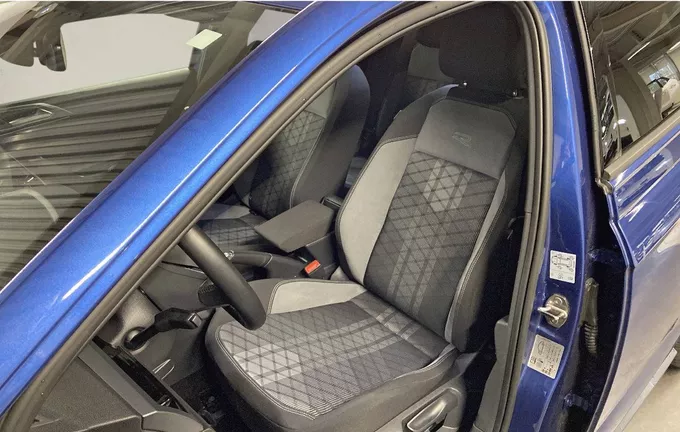 VOLKSWAGEN POLO 1.0 TSI 95 S&S BVM5 R-Line Edition extérieur trois quart arrière droit 2126716