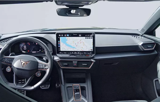 CUPRA LEON Sportstourer 1.5 eTSI Hybrid 150 ch DSG7 V extérieur trois quart avant droit 0421