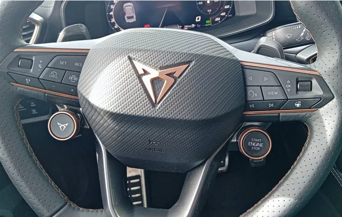 CUPRA LEON Sportstourer 1.5 eTSI Hybrid 150 ch DSG7 V photo 17 0421