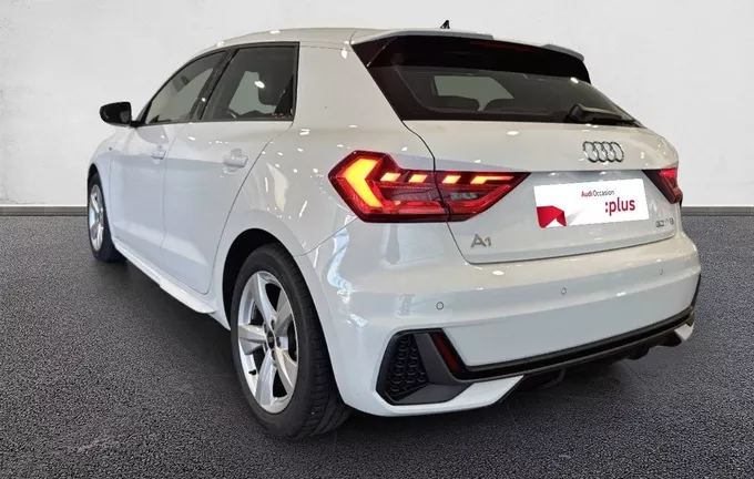 AUDI A1 Sportback 30 TFSI 110 ch BVM6 S Line extérieur trois quart arrière gauche 2129953