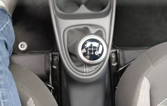 TOYOTA AYGO X 1.0 VVT-i 72 Dynamic photo 13 1103354