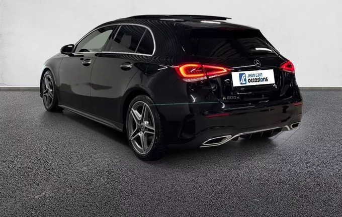 MERCEDES CLASSE A 200 d 8G-DCT AMG Line extérieur trois quart arrière gauche 2130305