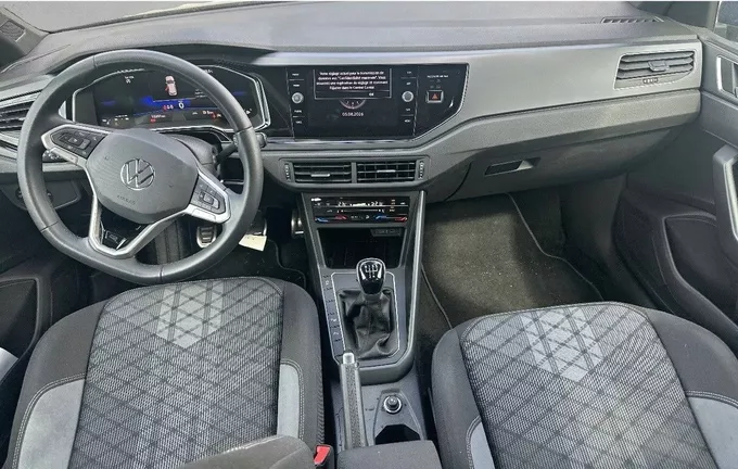 VOLKSWAGEN POLO 1.0 TSI 95 S&S BVM5 R-Line Edition extérieur trois quart avant droit 2130949
