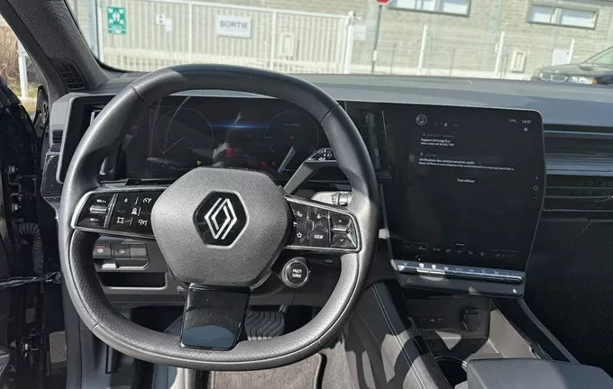 RENAULT AUSTRAL E-Tech hybrid 200 Iconic photo 11 2125754