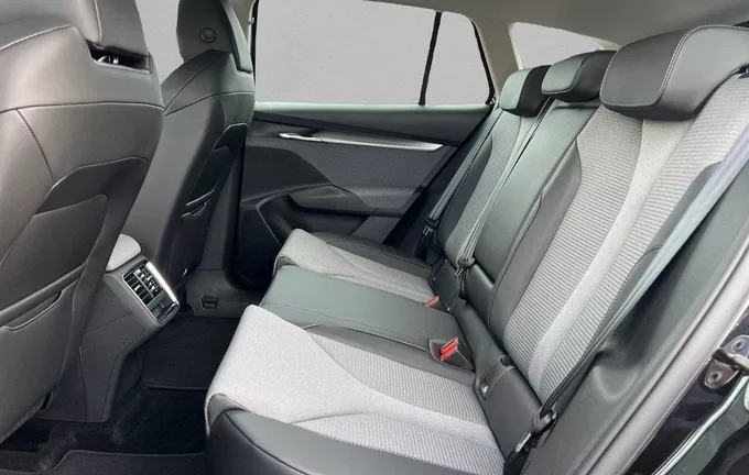 SKODA ENYAQ iV 60 photo 17 9558