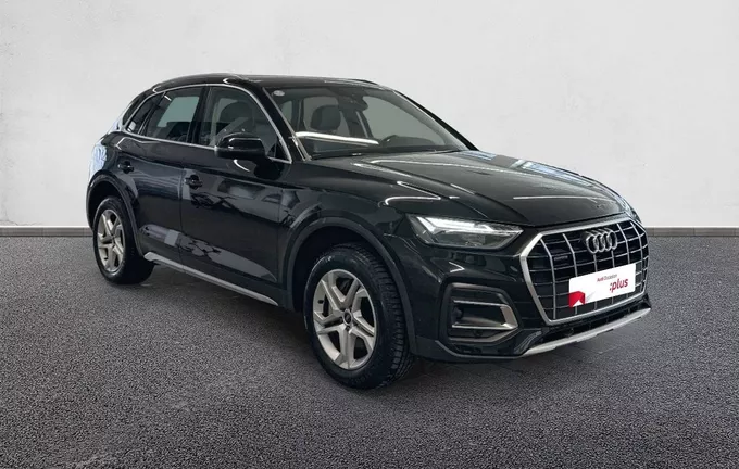 AUDI Q5 50 TFSIe 299 S tronic 7 Quattro Business Executive extérieur trois quart avant droit 2131988
