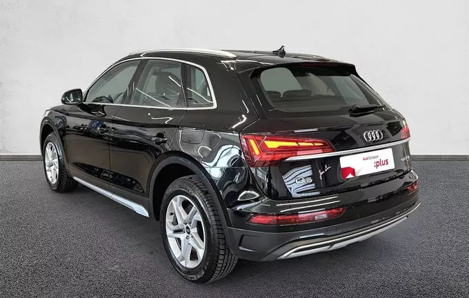 AUDI Q5 50 TFSIe 299 S tronic 7 Quattro Business Executive extérieur trois quart arrière gauche 2131988