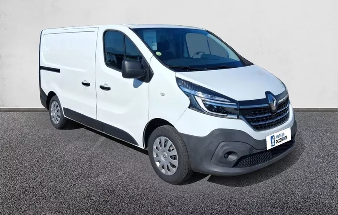 RENAULT TRAFIC FGN L1H1 1000 KG DCI 120 GRAND CONFORT extérieur trois quart avant droit 106234