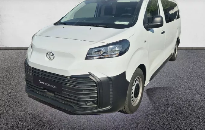 TOYOTA PROACE Combi Long 2.0L 140 D-4D extérieur trois quart avant gauche 1103595