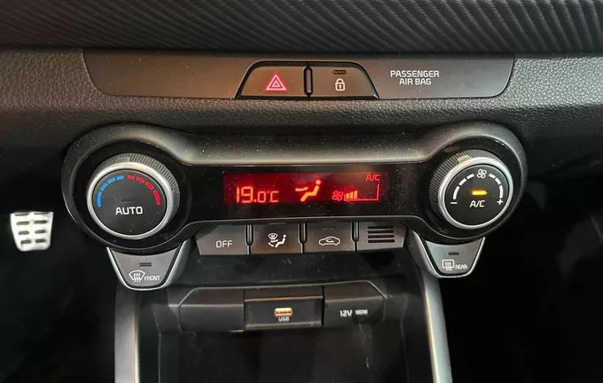KIA STONIC 1.0 T-GDi 120 ch MHEV BVM6 GT Line photo 14 2129700