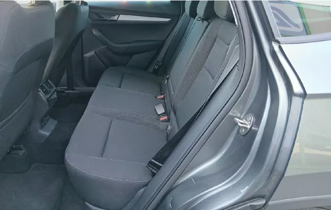 SKODA KAROQ 1.5 TSI 150 ch ACT DSG7 Ambition extérieur arrière 2128297