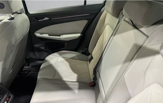 VOLKSWAGEN GOLF 2.0 TDI SCR 150 DSG7 4Motion Style extérieur arrière 2129948