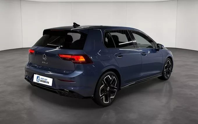 VOLKSWAGEN GOLF 1.5 eTSI EVO2 116 DSG7 R-Line Edition extérieur trois quart arrière droit 2133325