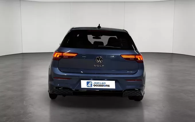 VOLKSWAGEN GOLF 1.5 eTSI EVO2 116 DSG7 R-Line Edition extérieur arrière 2133325