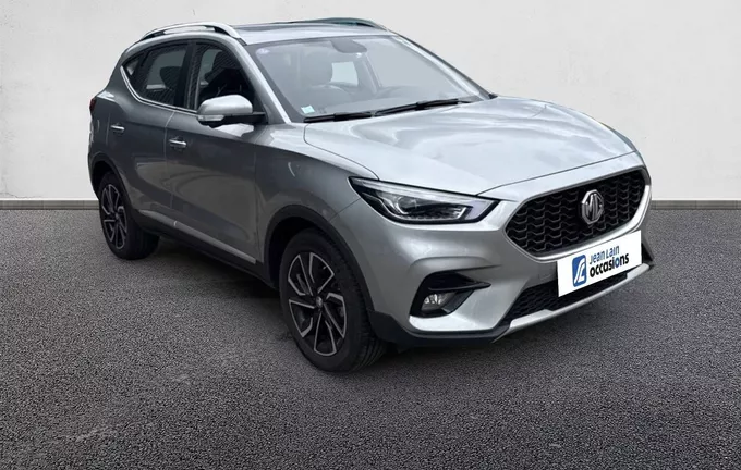 MG ZS 1.0L T-GDI 111ch 2WD Luxury extérieur trois quart avant droit 601072