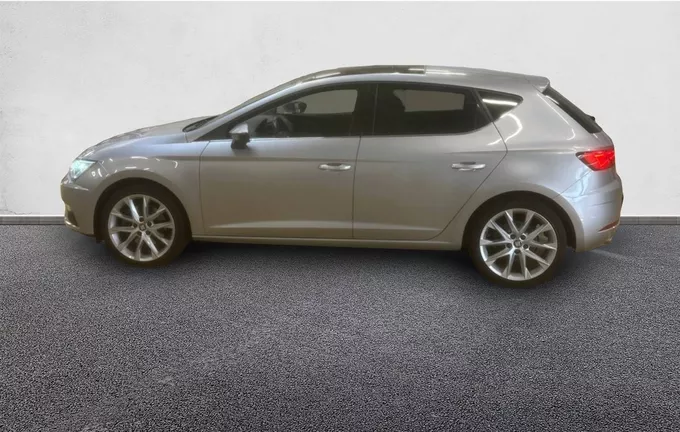 SEAT LEON 2.0 TSI 190 Start/Stop DSG7 Xcellence extérieur trois quart arrière gauche 213537