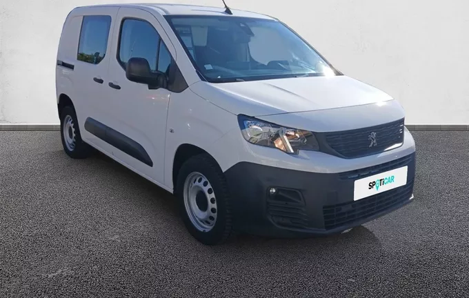 PEUGEOT PARTNER FOURGON STANDARD 1000 KG BLUEHDI 130 S&S EAT8 GRIP extérieur trois quart avant droit 946001