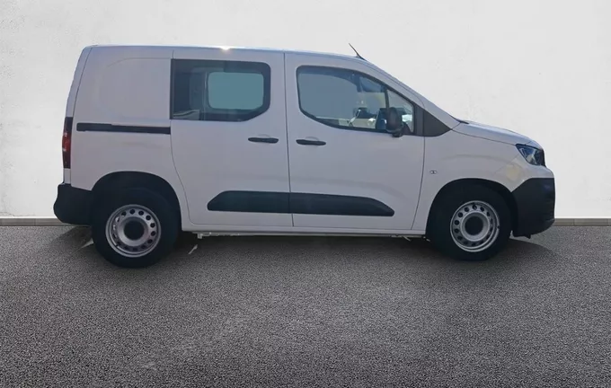PEUGEOT PARTNER FOURGON STANDARD 1000 KG BLUEHDI 130 S&S EAT8 GRIP extérieur côté droit 946001