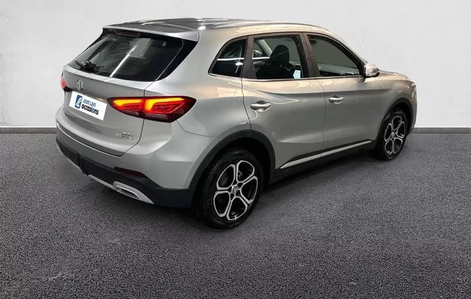 MG ZS 1.5 L Hybrid+ 197 ch Comfort extérieur trois quart arrière droit 601174