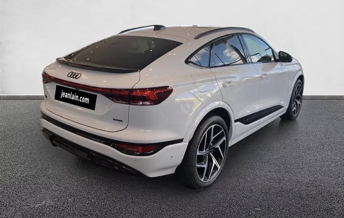 AUDI Q6 E-TRON SPORTBACK 387 ch 100 kWh quattro S line extérieur trois quart arrière droit 9498