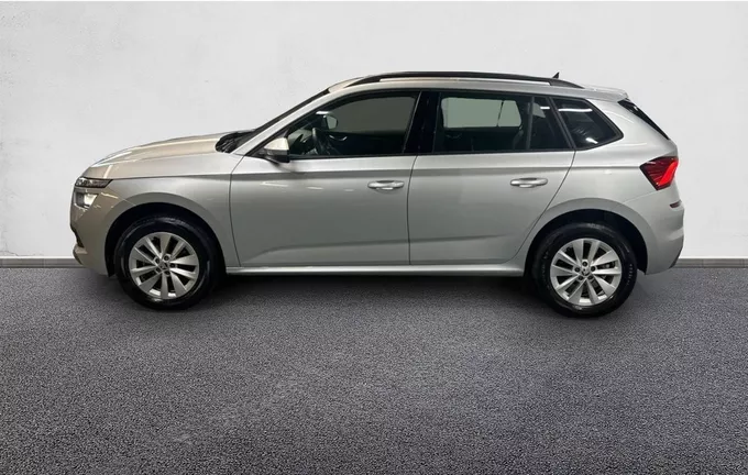 SKODA KAMIQ 1.0 TSI Evo 110 ch DSG7 Ambition extérieur trois quart arrière gauche 2131175
