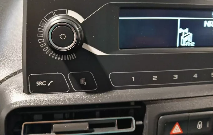 CITROEN BERLINGO Taille M BlueHDi 100 S&S BVM6 Feel extérieur trois quart arrière gauche 943627